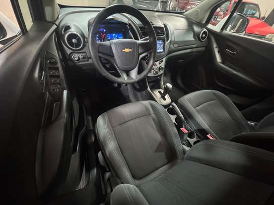 CHEVROLET-TRACKER-2015