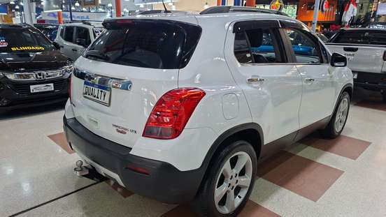 CHEVROLET-TRACKER-2015