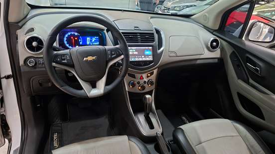 CHEVROLET-TRACKER-2015