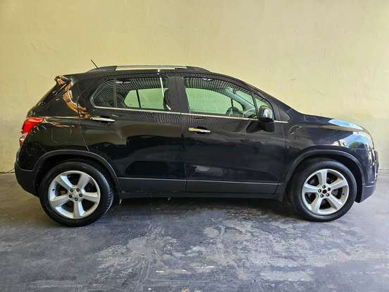 CHEVROLET-TRACKER-2013