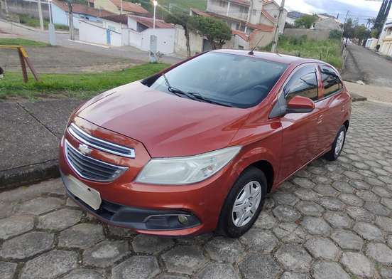 CHEVROLET-ONIX-2013