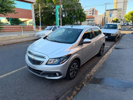 CHEVROLET ONIX 1.4 MPFI LTZ 8V FLEX 4P MANUAL