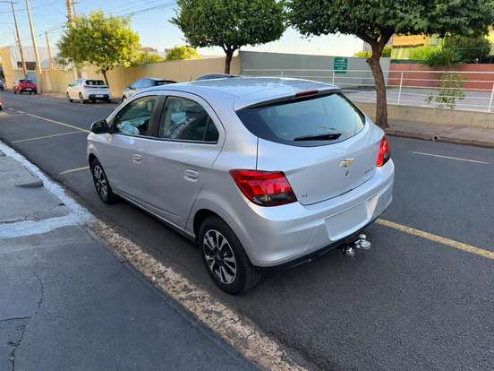 CHEVROLET-ONIX-2013