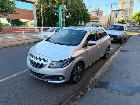 CHEVROLET-ONIX-2013