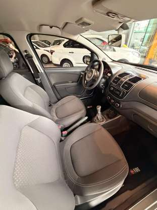 FIAT-GRAND SIENA-2015