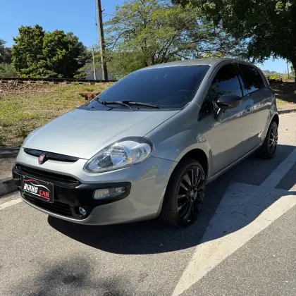 FIAT PUNTO 1.6 ESSENCE 16V FLEX 4P MANUAL
