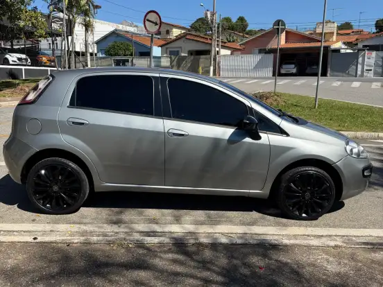 FIAT-PUNTO-1.6 ESSENCE 16V FLEX 4P MANUAL FIAT-PUNTO-2013