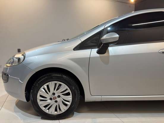 FIAT-PUNTO-2014