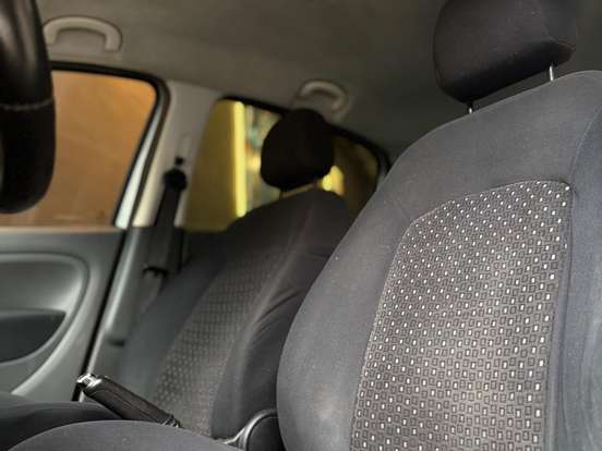 FIAT-PUNTO-1.8 HLX 8V FLEX 4P MANUAL FIAT-PUNTO-2009
