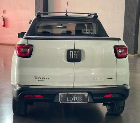 FIAT-TORO-2016