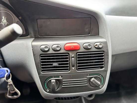 FIAT-PALIO-1.0 MPI FIRE YOUNG 8V GASOLINA 4P MANUAL FIAT-PALIO-2000