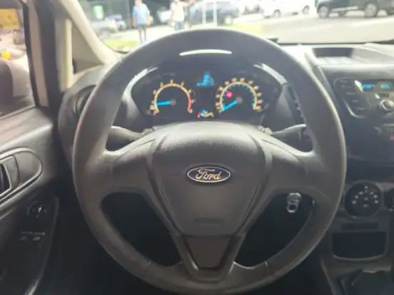 FORD-FIESTA-2013
