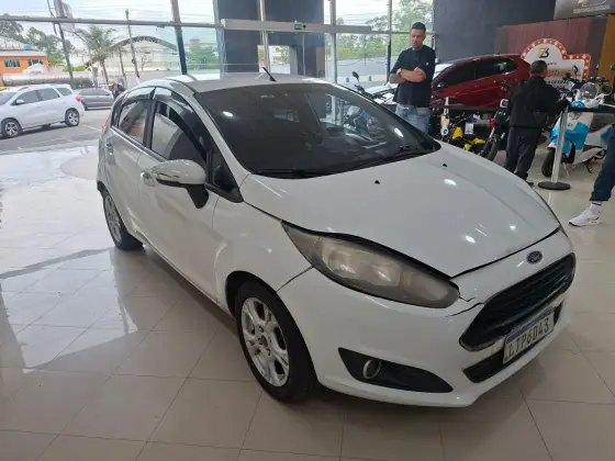 FORD FIESTA 1.6 SE HATCH 16V FLEX 4P POWERSHIFT