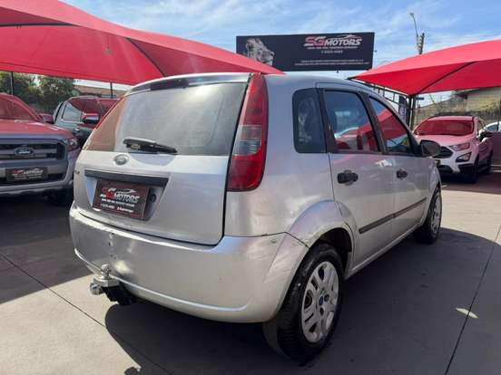 FORD-FIESTA-2004