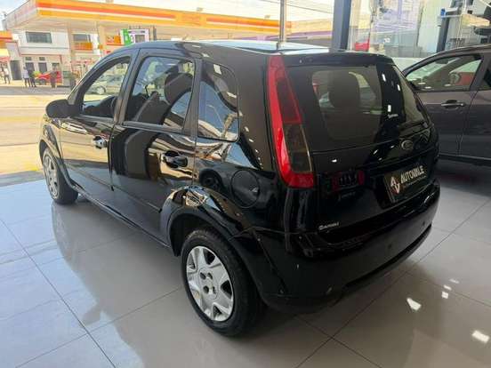 FORD-FIESTA-2010