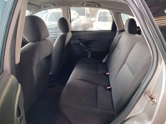 FORD-FOCUS-2006