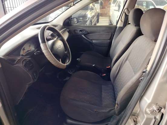FORD-FOCUS-2006