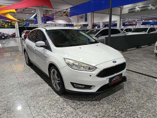 FORD-FOCUS-2017