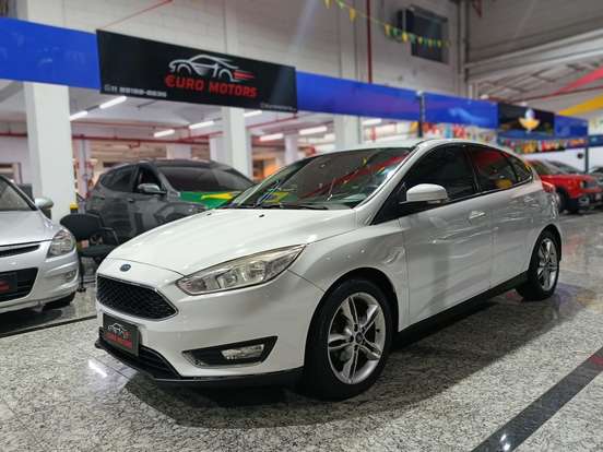 FORD-FOCUS-2017