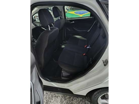 FORD-FOCUS-2017