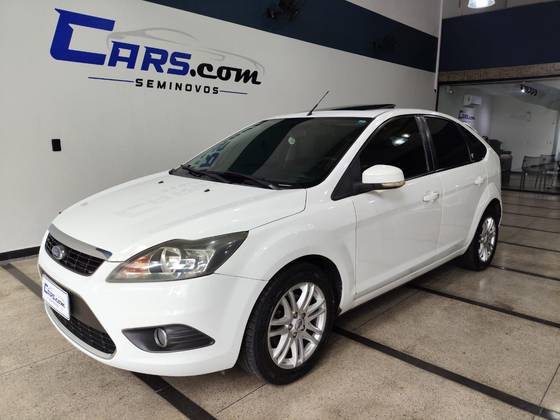 FORD FOCUS 2.0 GHIA 16V FLEX 4P AUTOMÁTICO