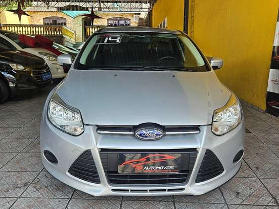 FORD-FOCUS-2013