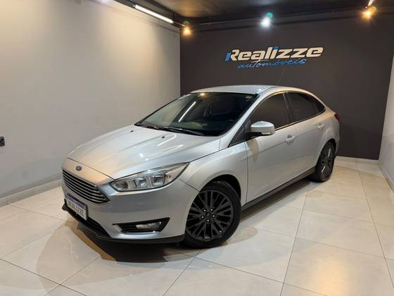 FORD FOCUS 2.0 SE PLUS 16V FLEX 4P POWERSHIFT