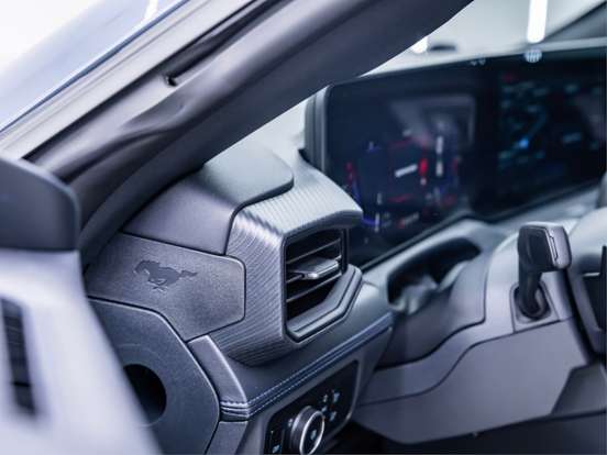 FORD-MUSTANG-2025