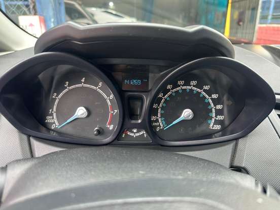 FORD-FIESTA-2013