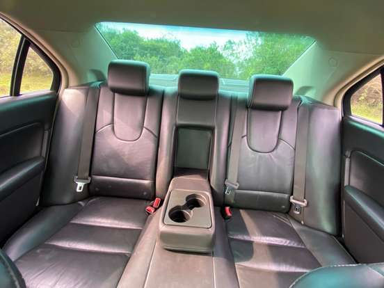 FORD-FUSION-2010