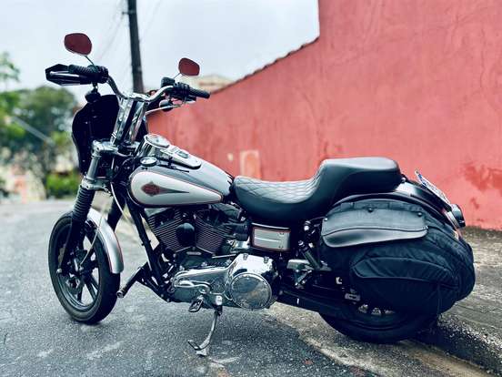 HARLEY-DAVIDSON-DYNA SUPER GLIDE CUSTOM HARLEY-DAVIDSON-DYNA SUPER GLIDE CUSTOM-2011