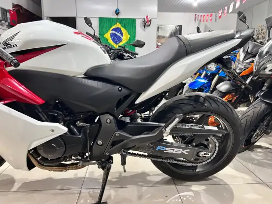 HONDA-CBR 600F-2013