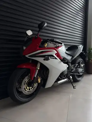 HONDA-CBR 600F-2014