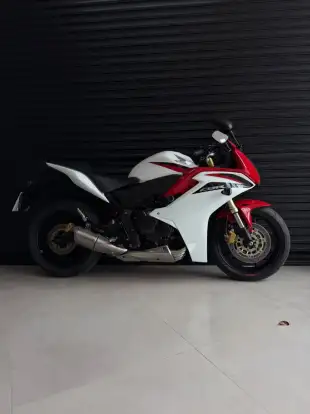 HONDA-CBR 600F-2014
