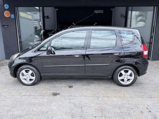 HONDA-FIT-2005