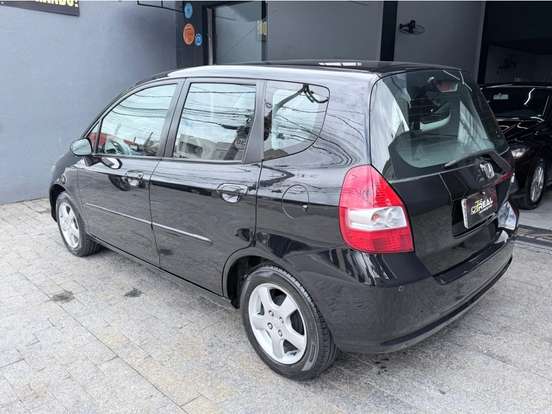 HONDA-FIT-2005