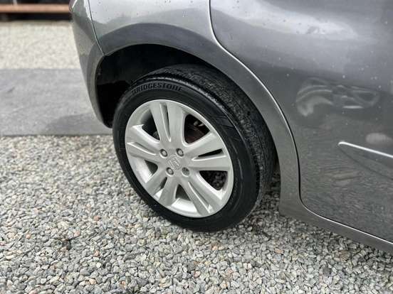 HONDA-FIT-2009