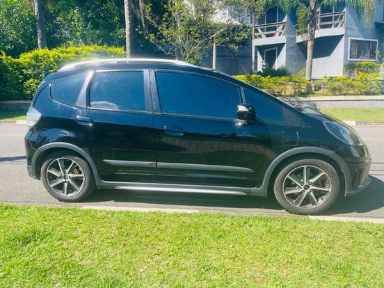 HONDA-FIT-1.5 TWIST 16V FLEX 4P MANUAL HONDA-FIT-2014