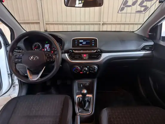 HYUNDAI-HB20-2023