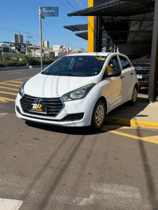 HYUNDAI HB20 1.0 COMFORT PLUS 12V FLEX 4P MANUAL