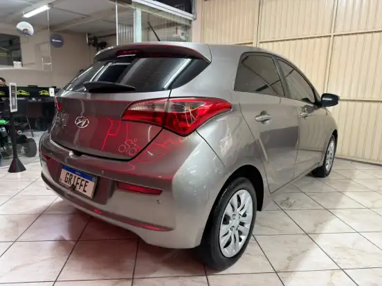 HYUNDAI-HB20-1.0 COMFORT PLUS 12V FLEX 4P MANUAL HYUNDAI-HB20-2017