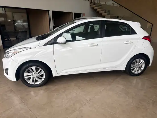HYUNDAI-HB20-2013