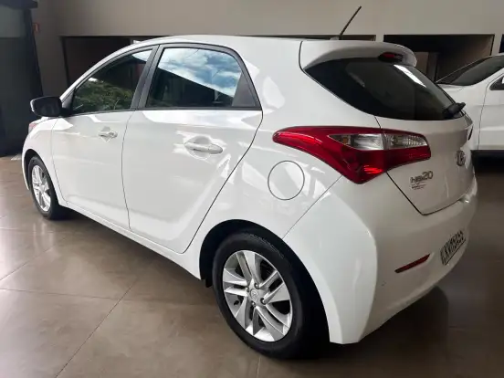 HYUNDAI-HB20-2013