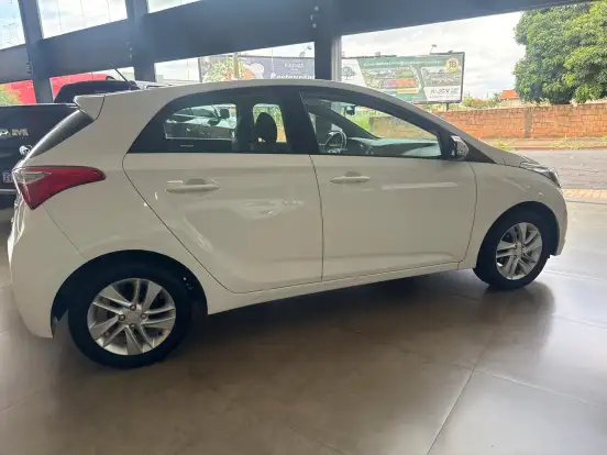 HYUNDAI-HB20-2013