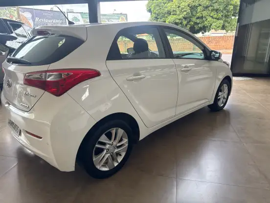 HYUNDAI-HB20-2013