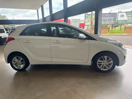 HYUNDAI-HB20-2013