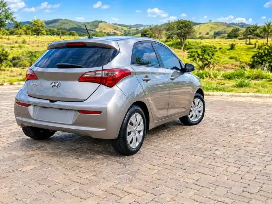 HYUNDAI-HB20S-2017