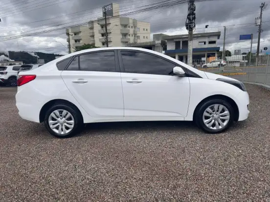 HYUNDAI-HB20S-1.6 COMFORT PLUS 16V FLEX 4P MANUAL HYUNDAI-HB20S-2016