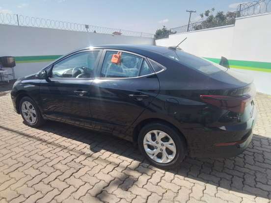 HYUNDAI-HB20S-2025