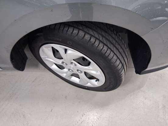 HYUNDAI-HB20S-2024